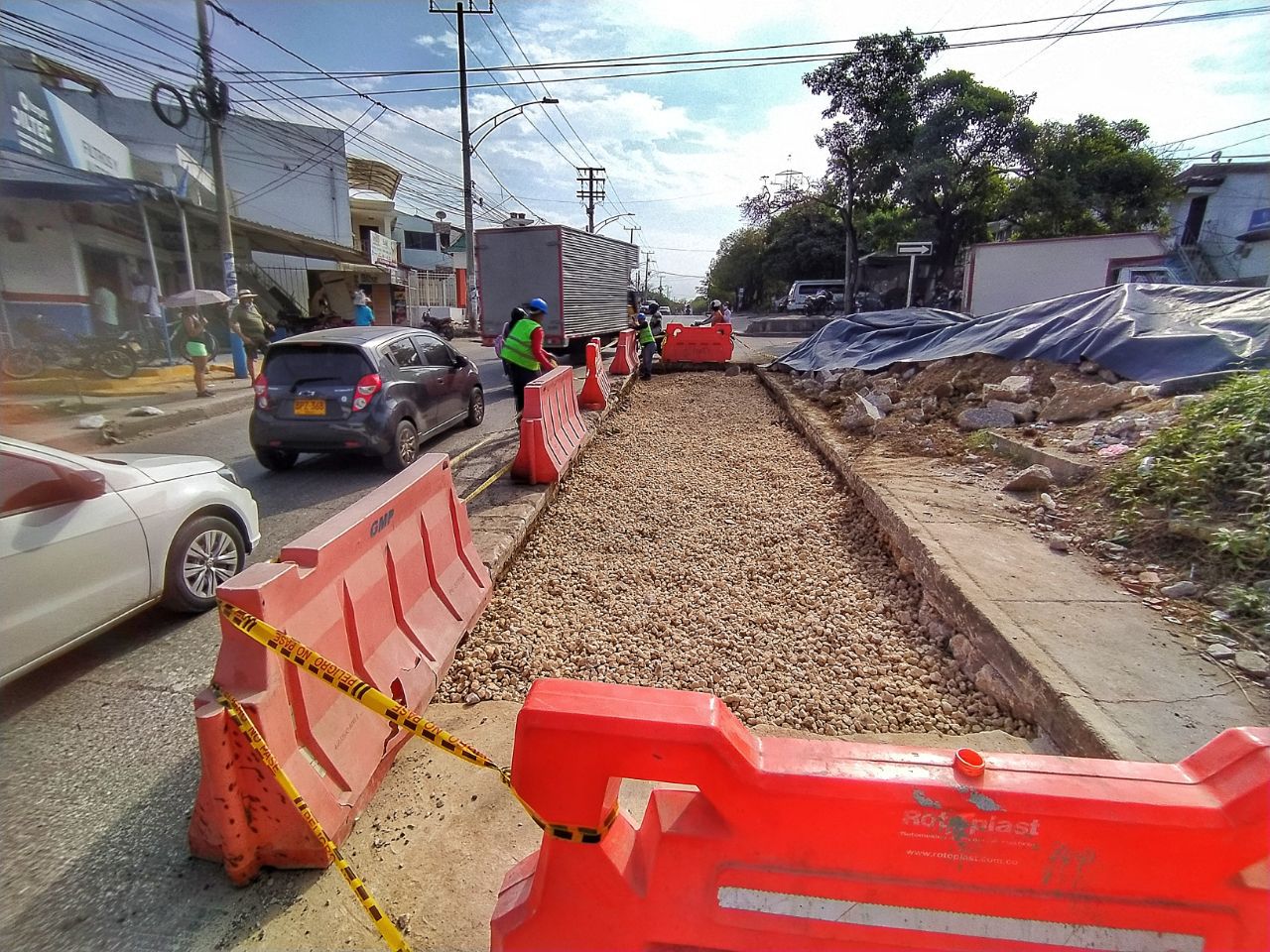 Inicia reparación de la vía principal del barrio Los Jardines - Visor ...