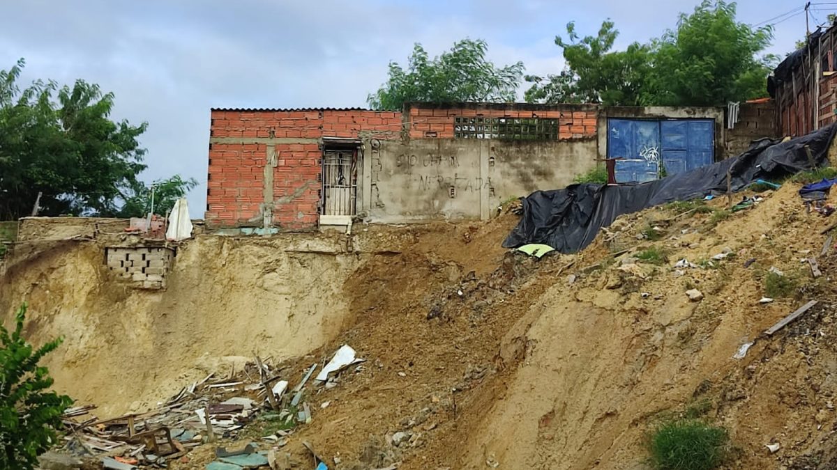 Deslizamiento de tierra afectó 18 viviendas en Henequen y Jaime Pardo -  Visor Caribe